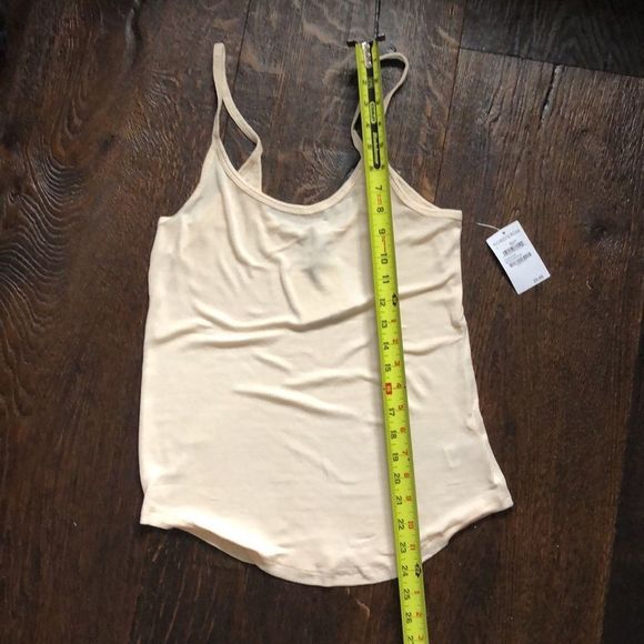 10. New - Hinge Camisole Beige Whisper - Nordstrom Exclusive - Picture 8 of 12